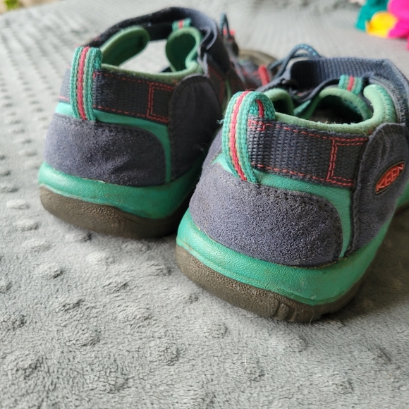 Keen Big Kids Newport H2 Waterproof Hiking Trail Sandals Size 6 - Picture 8 of 8